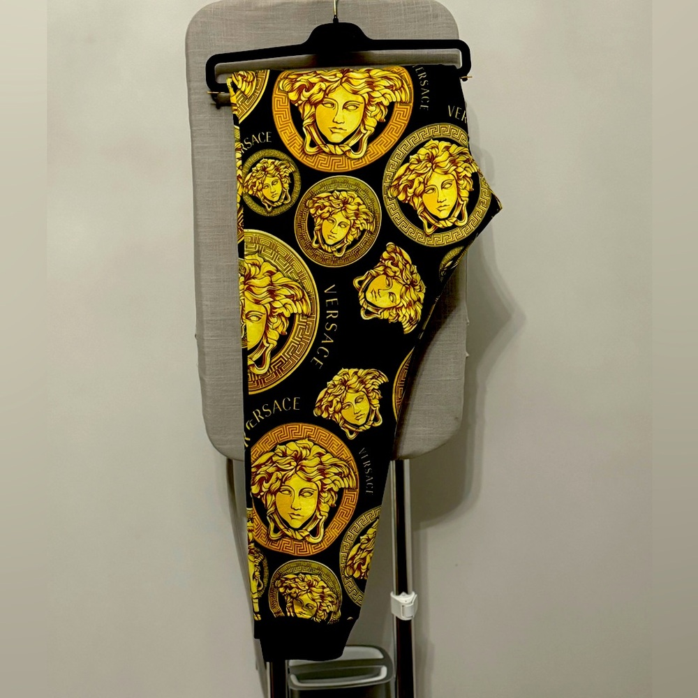 Versace Limited Edition Sweatpants – Exclusive Luxury, Bold Style